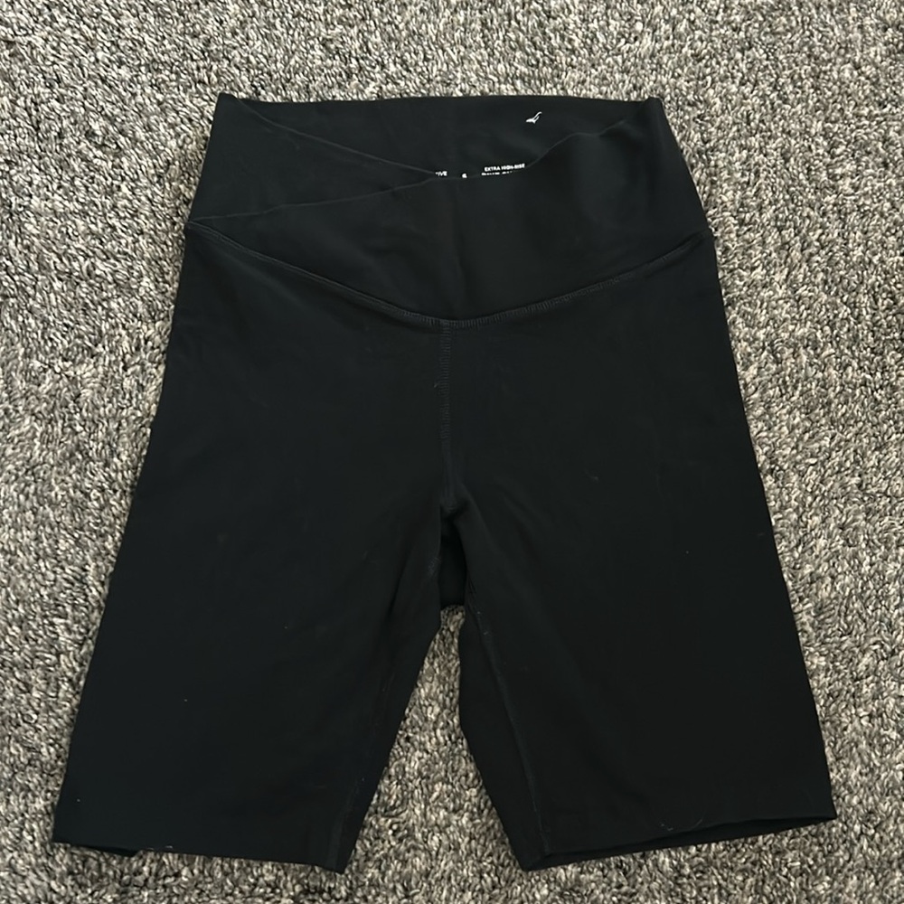 Black Old Navy Powerchill Extra High Rise Bike Shorts
